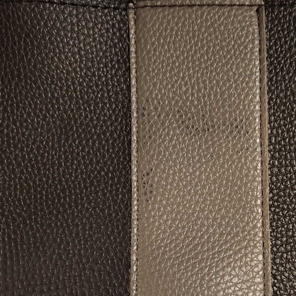 NEW Vince Camuto Vegan Leather Luck Tote in Black with Grey Stripe - Picture 6 of 6